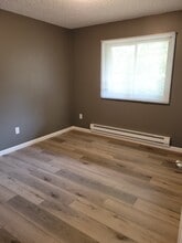 1001 10th Ave N, Unit 8 in Onalaska, WI - Foto de edificio - Building Photo