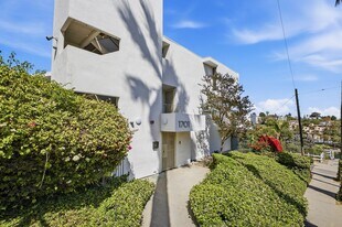 1701 Clinton St in Los Angeles, CA - Building Photo