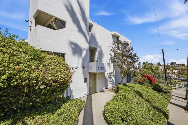property at 1701 Clinton St