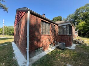 77 W Westfield Blvd in Indianapolis, IN - Building Photo - Building Photo