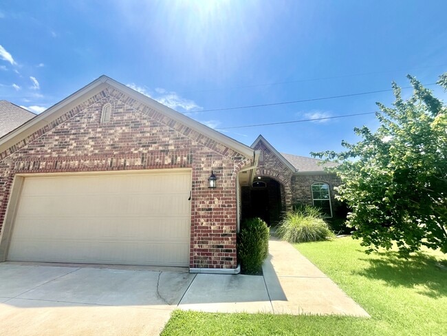 2408 NW 193rd St in Edmond, OK - Building Photo - Building Photo