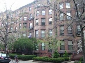 35 Bay State Rd in Boston, MA - Foto de edificio - Building Photo