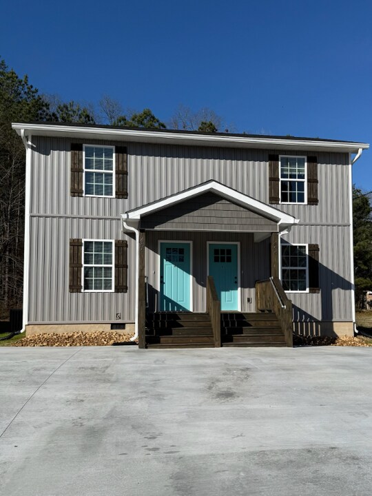 410 Sam Love Rd in Rocky Face, GA - Foto de edificio