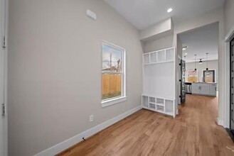6904 Covington Dr-Unit -A in Houston, TX - Building Photo - Building Photo