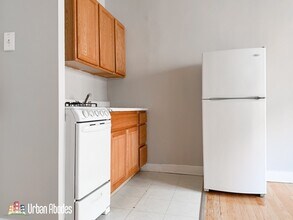1040 W George St, Unit M07B in Chicago, IL - Building Photo - Building Photo