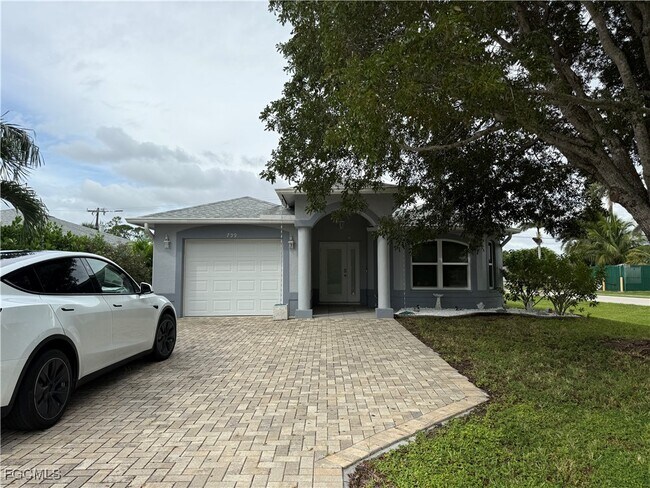 799 94th Ave N