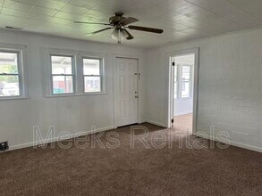 2755 5th St in Hurricane, WV - Foto de edificio - Building Photo