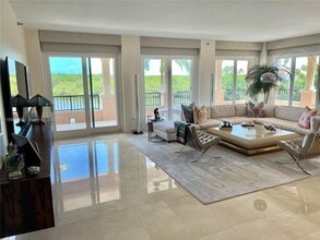 13645 Deering Bay Dr in Coral Gables, FL - Building Photo - Building Photo