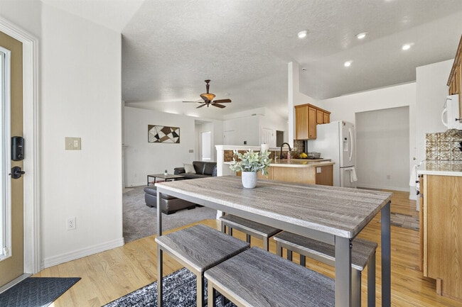 9297 W Calico St in Boise, ID - Building Photo - Building Photo