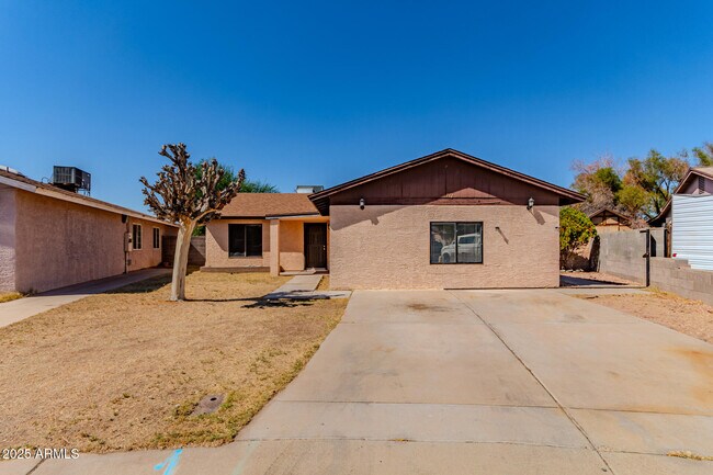 912 N 1st St in Avondale, AZ - Building Photo - Building Photo