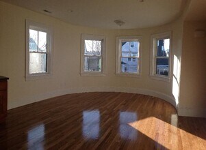 84 Linden St, Unit 2 in Boston, MA - Building Photo - Building Photo