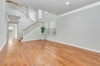132 Spring Valley in Irvine, CA - Building Photo - Building Photo