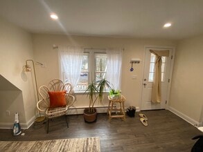 101 Ponus Ave, Unit Unit 2 in Norwalk, CT - Foto de edificio - Building Photo