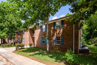 Admiral Place Apartments in Shelbyville, TN - Foto de edificio - Building Photo