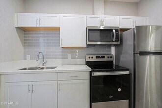 6808 N 23rd Ave in Phoenix, AZ - Building Photo - Building Photo