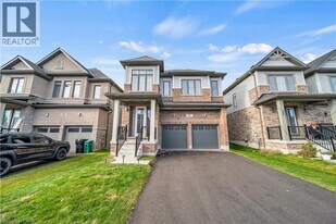 22 Rustic Oak Trl in North Dumfries, ON - Building Photo