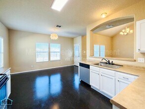 5630 Sendero Spring in San Antonio, TX - Building Photo - Building Photo