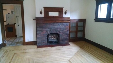 241 Dunning St in Madison, WI - Building Photo - Building Photo