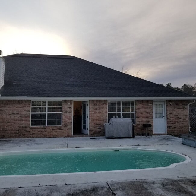 property at 14975 Greenwell Cir