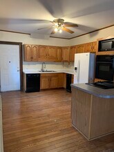 174 Meadow St in Naugatuck, CT - Building Photo - Building Photo