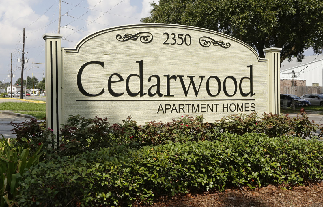 Cedarwood in Gretna, LA - Building Photo