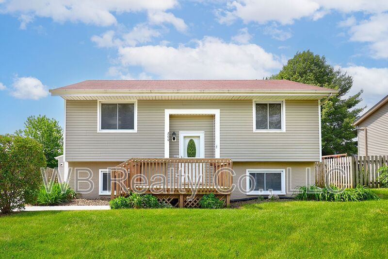 200 Corene Ave in Waukee, IA - Building Photo