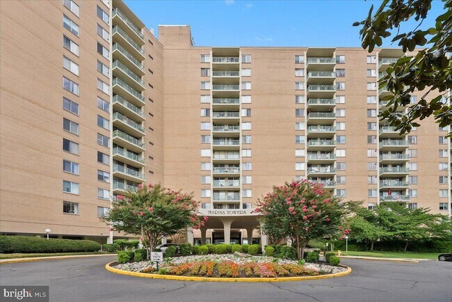 property at 501 Slaters Ln