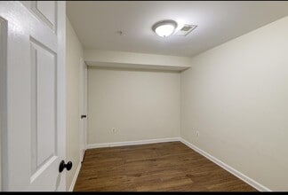 6942 Malachite Pl in Capitol Heights, MD - Foto de edificio - Building Photo