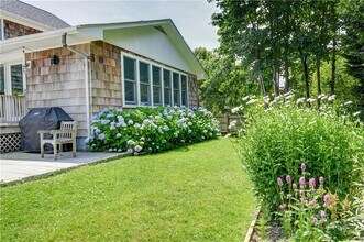 197 Coggeshall Ave in Newport, RI - Building Photo - Building Photo