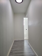 1078 W 42nd Pl, Unit Efficiency in Hialeah, FL - Building Photo - Building Photo