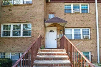 18 College Dr, Unit 18 in Edison, NJ - Building Photo - Building Photo
