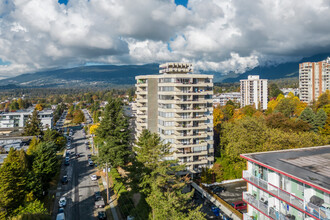 Beacon Hill Apartments in North Vancouver, BC - Building Photo - Building Photo