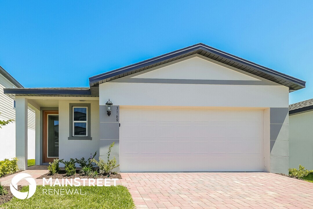 3169 Bella Vista Dr in Davenport, FL - Foto de edificio