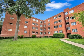 Infinity Apartments in Arlington, VA - Building Photo - Building Photo