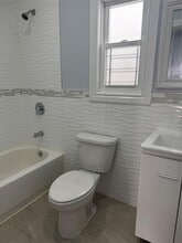 818 E 216th St in Bronx, NY - Building Photo - Building Photo