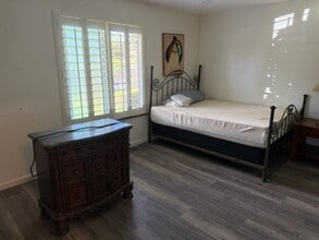 2105 Weeping Willow Way in Fallbrook, CA - Building Photo - Building Photo