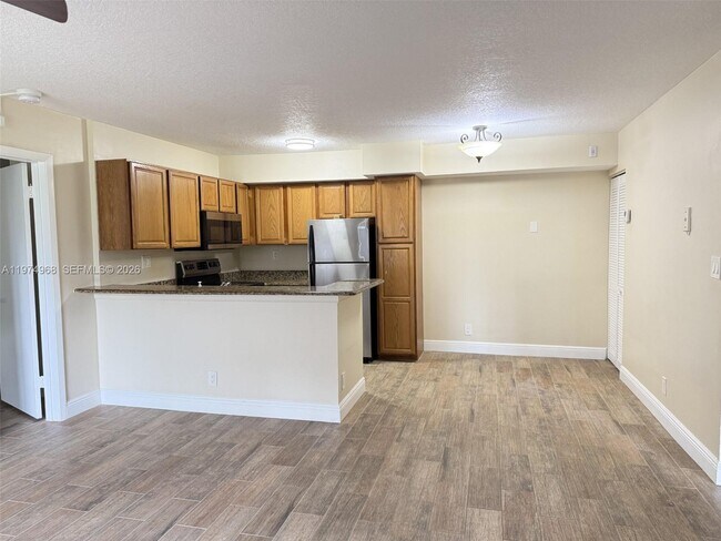 811 Lyons Rd in Coconut Creek, FL - Building Photo - Building Photo