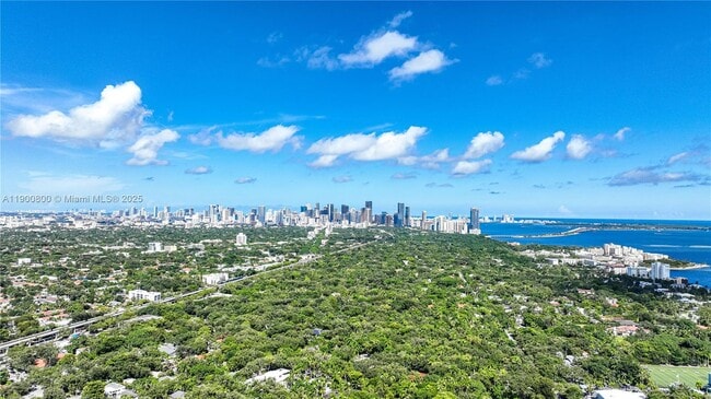 2205 Overbrook St in Miami, FL - Building Photo - Building Photo