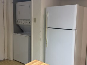 1611 W Elm St in Denison, TX - Building Photo - Building Photo