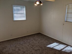 409 S Holly St in Burkburnett, TX - Building Photo - Building Photo