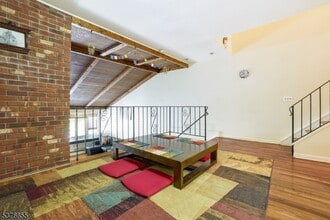 121 Marion Dr in West Orange, NJ - Building Photo - Building Photo