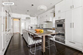 229 W 97th St in New York, NY - Building Photo - Building Photo