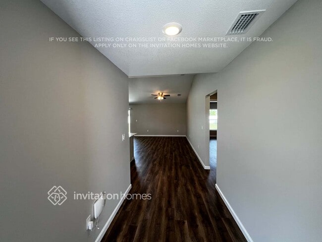 1861 SE Berkshire Blvd in Port St. Lucie, FL - Building Photo - Building Photo