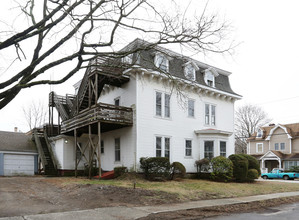 37 Lincoln Ave in Norwich, CT - Building Photo - Building Photo