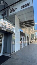 100 Harbour St in Toronto, ON - Building Photo - Building Photo