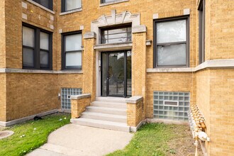 7154 S Yates Blvd in Chicago, IL - Foto de edificio - Building Photo