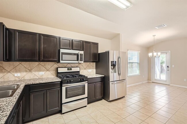 2108 Langdale Ln in Austin, TX - Building Photo - Building Photo