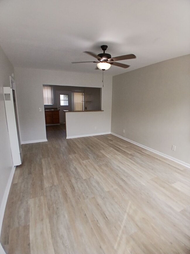 5648 Rocket St in Lakewood, CA - Foto de edificio - Building Photo