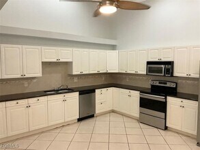 3216 SW 7th Pl in Cape Coral, FL - Foto de edificio - Building Photo