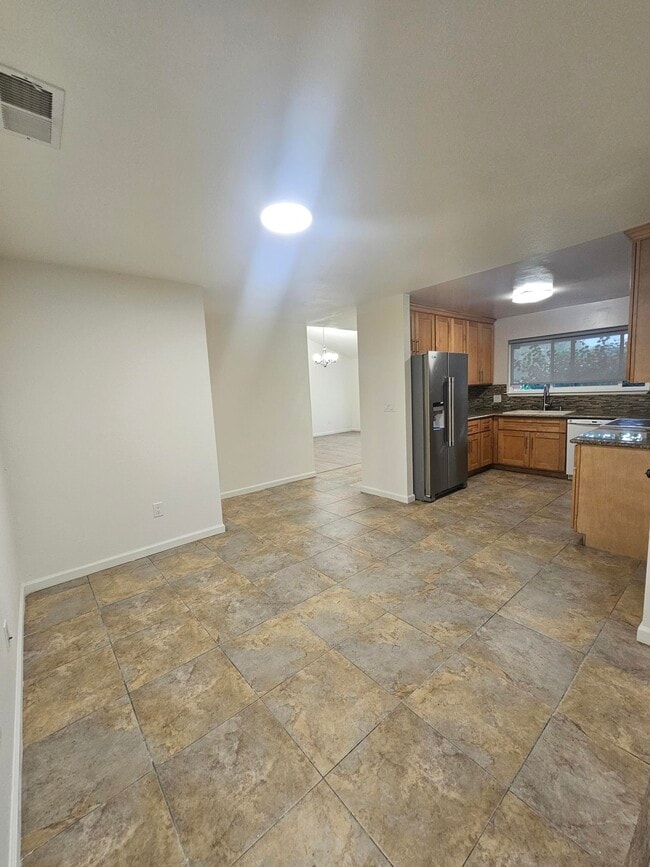 2253 Hamlin Dr in Antioch, CA - Building Photo - Building Photo